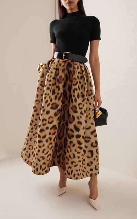 MODA OPERANDI: OSCAR de la ROSA Knit Silk-Blend Top and the Animal-Print Faille Midi Skirt… Look Working Girl, Printed Skirt Outfit, Leopard Print Outfits, Leopard Outfits, Animal Print Outfits, Modest Fashion Hijab, Animal Print Skirt, Animal Print Fashion, Creation Couture