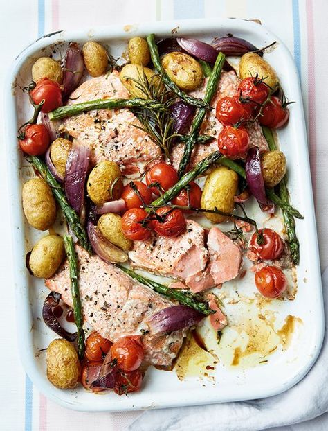 Veggies Ideas, Salmon Tray Bake, Seafood Casserole Recipes, Tray Bake, Fish Recipe, Easy Entertaining, Baked Fish, Fish Dishes, Healthy Baking