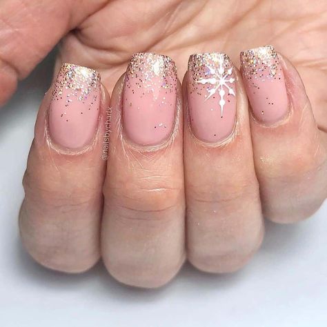 Pink And Silver Snowflake Nails, Nude December Nails, Rose Gold Snowflake Nails, Christmas Nails Nude Glitter, Christmas Nails Pink And Gold, Christmas Nails Snowflake Glitter, Christmas Nails Glitter Tips, Christmas Squoval Nails, Neutral Christmas Nails Square