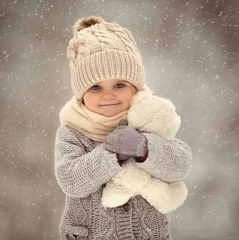 Snow Family Pictures, Winter Portraits Photography, Toddler Pictures, Toddler Photoshoot, 2nd Birthday Boys, Baby Christmas Photos, Winter Portraits, Xmas Photos, Toddler Photography