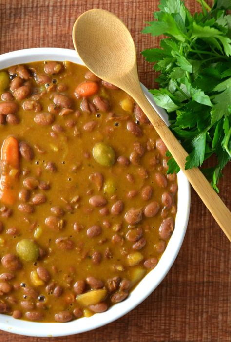 Habichuelas Guisadas (Puerto Rican Stewed Beans) - Delish D'Lites Puerto Rican Beans, Stewed Beans, Habichuelas Guisadas, Avocado Egg Recipes, Latino Recipes, Panamanian Food, Creamy Cajun Shrimp Pasta, Fancy Foods, Oven Meals