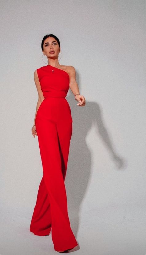 Jumpsuit Elegant Chic, Formal Jumpsuits, Jumpsuit Lace, Grad Outfits, Classy Jumpsuit, Teens Dresses, Wedding Classy, Business Outfits Women, Looks Party