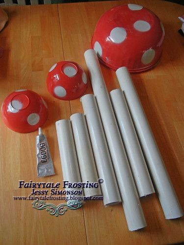 Toadstool Craft, Mushroom Garden Art, Yard Crafts, Diy Garden Decor Projects, Art Mushroom, Baking Crafts, Mushroom Garden, Mushroom Crafts, Garden Mushrooms