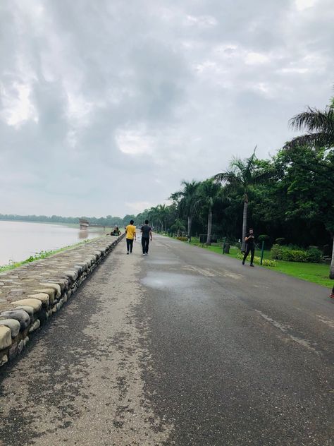 Sukhna Lake in Chandigarh, India, is a reservoir at the foothills of the Himalayas. This 3 km² rainfed lake was created in 1958 by damming the Sukhna Choe, a seasonal stream coming down from the Shivalik Hills. #travel #chandigarh #sukhnalake #sukhna #naturebeauty Sukhna Lake Chandigarh Snapchat, Sukhna Lake Chandigarh, Sukhna Lake, Creative Snapchats, Guru Pics, City Planner, Street Portrait, Lake Pictures, Bridal Portrait