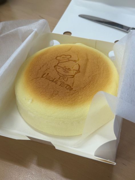 Japanese Cheesecake Aesthetic, Cheesecake Aesthetic, Comidas Aesthetic, Jelly Cheesecake, Dessert Aesthetic, Japanese Cheesecake, Dessert Tea, Easy Cheesecake Recipes, Japanese Dessert