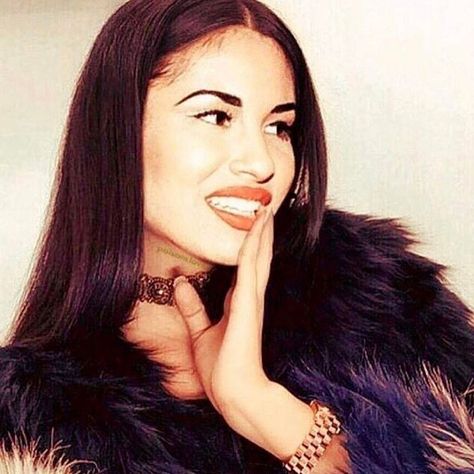 Selena Quintanilla Perez Selena Quintanilla Makeup, Selena Quintanilla Outfits, Selena Quintanilla Fashion, Selena Selena, Selena Pictures, Selena Q, Tejano Music, Selena Quintanilla Perez, Selena Quintanilla