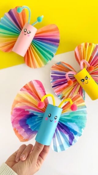 Paper Roll Butterfly, Roll Craft, Butterfly Craft, Toilet Paper Crafts, Homeschool Crafts, Toddler Arts And Crafts, Preschool Arts And Crafts, Toilet Paper Rolls, Preschool Art Activities