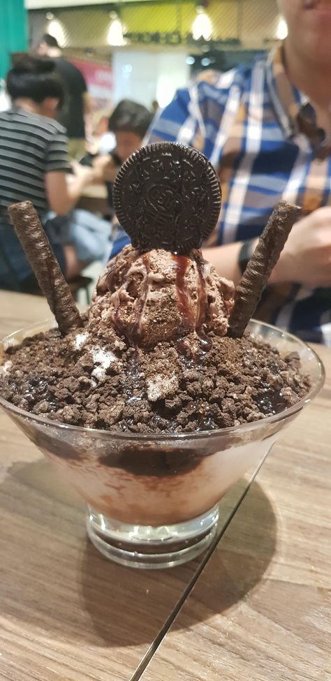 Bingsoo Korean Desserts, Bingsoo Korean, Easy Protein Snacks, Best Korean Food, Ice Cream Menu, Popular Side Dishes, Korean Desserts, I'm Fat, Korean Restaurant