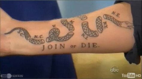 Oh, this is so cool. This is Craig Ferguson and his forearm tattoo of Ben Franklin's famous Join or Die woodcut. Join Or Die Tattoo, Forearm Tattoo Quotes, Tato Dengan Makna, S Tattoos, Patriotic Tattoos, Craig Ferguson, History Tattoos, Military Tattoos, Tato Lengan