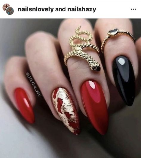 Red And Gold Nail Ideas, Red Nails Trendy, Gold Nail Ideas, Red And Gold Nails, Nagellack Trends, Gold Nail Designs, Trendy Nail Art Designs, Gold Nail, Red Nail Designs