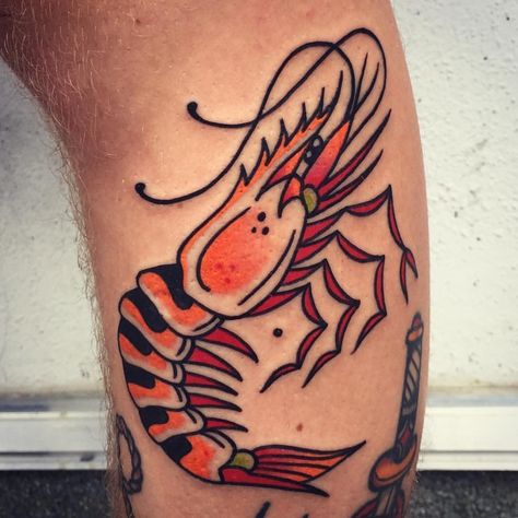 Shrimp by Rique Corner at Heimwärts Tattoo Collective #shrimp #tattoo #tattooinspiration #oldschooltattoo #traditionaltattoo #riquecorner American Traditional Shrimp Tattoo, Traditional Shrimp Tattoo, Crayfish Tattoo, Fish Traditional Tattoo, Shrimp Tattoo, Trad Tattoos, Sport Tattoos, Private Tattoos, Inktober 2024