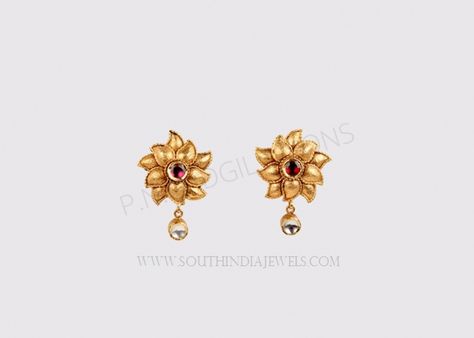 Beautiful daily wear gold earrings designs, Latest daily wear gold earrings collections. Kammalu Designs Gold, Kammalu Designs, Gold Earrings Designs Latest, Daily Wear Gold Earrings, Earrings Gold Indian, Kids Gold Jewelry, Small Earrings Gold, Gold Earrings Indian, Antique Gold Earrings