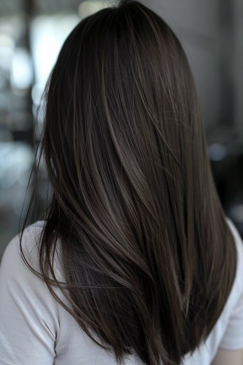 Mid Brown Hair, Straight Hair Highlights, Brown Straight Hair, Haircut Inspo, Hairstyle Idea, Very Simple Mehndi Designs, Latest Hair, Make Up Inspo, Hair Appointment