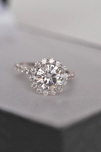 Top Round Engagement Rings ★ See more: https://www.weddingforward.com/round-engagement-rings/3 Fine Engagement Rings, Beautiful Wedding Rings, Round Engagement Rings, Oval Engagement, Princess Cut Engagement Rings, Best Engagement Rings, Simple Engagement Rings, Harry Winston, Beautiful Engagement Rings