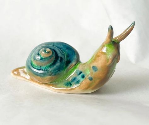 Ceramic Insects, Snail Pottery, Ceramic Snails, Snail Clay, Clay Snails, Ceramic Snail, Pottery Figures, Clay Workshop, Pottery Animals