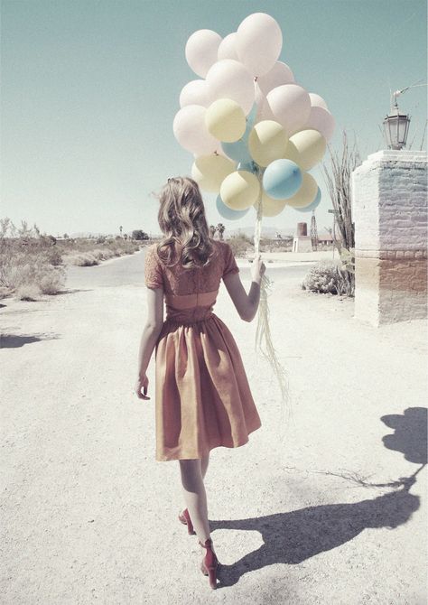 Lost In Vogue Photoshoot Vintage, Hacks Makeup, Inspiration Photoshoot, Behind Blue Eyes, Pastel Balloons, Vintage Photoshoot, Dewy Makeup, Elegant Birthday, Makeup Hacks