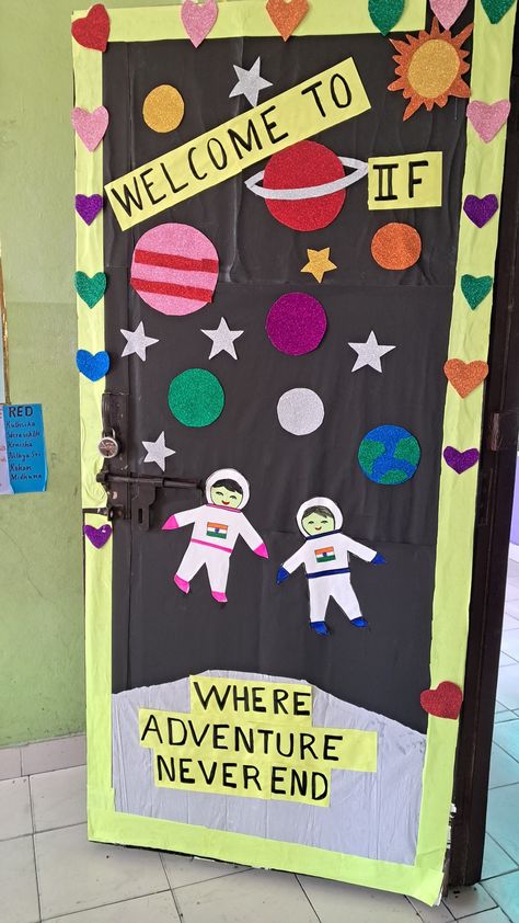 School Door Decorations, School Doors, Teachers Diy, Class Decor, Door Decorations Classroom, Class Decoration, Classroom Door, Elementary Classroom, Door Decor