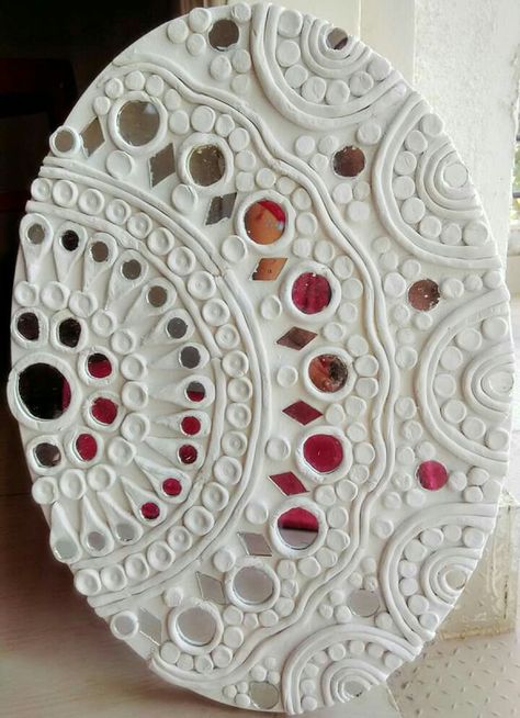 Lippan Mirror, Lippon Art, Mud Art, Painted Mirror Art, Mural Art Design, Lippan Art, Ceramic Art Sculpture, Mirror Crafts, Traditional Wall Art