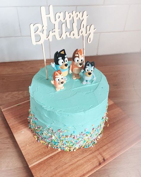 Bluey Cake Sprinkles, Bluey Birthday Party Pizza, Bluey Cake 2nd Birthday, Bluey Birthday Party At Home, Bluey Birthday Cake Buttercream, Bluey Theme First Birthday, Bluey Bingo Birthday Party Cake, Bluey Birthday Duck Cake, Easy Bluey Cake Ideas