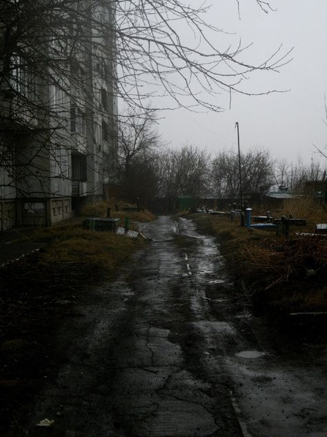 Russia Aesthetic, Apocalypse Aesthetic, Midwest Emo, Europe Aesthetic, Casa Vintage, Pretty Landscapes, Brutalist Architecture, Dark Photography, Brutalism