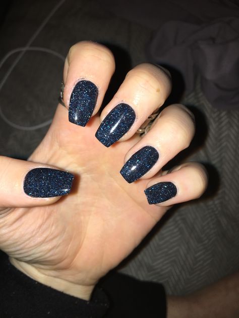 Grey Sparkly Nails, Blue Sparkle Nails, Blue Sparkly Nails, Black And Blue Nails, Prom Nails Silver, Blue Glitter Nails, Navy Blue Nails, Prom Nail, Blue Sparkle