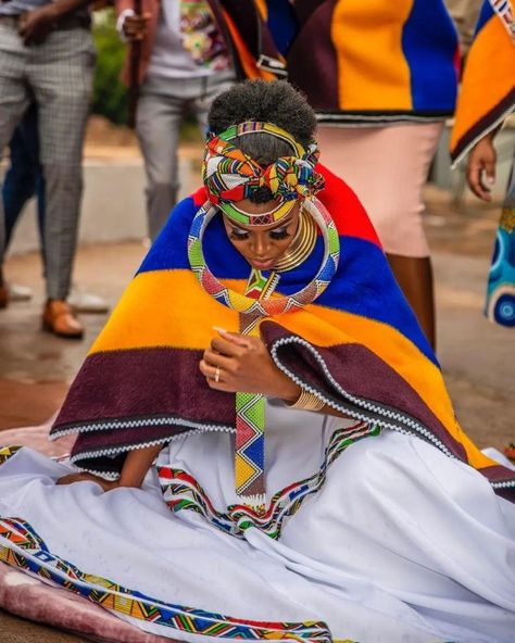 Shona Traditional Attire Zimbabwe, Ndebele Traditional Dresses, Swati Traditional Attire Women, Lobola Outfits Woman Dresses, Zulu Traditional Attire Umemulo, Ndebele Bride Wedding Dresses, Modern Ndebele Traditional Attire, Ndebele Bride, Ndebele Wedding Dress