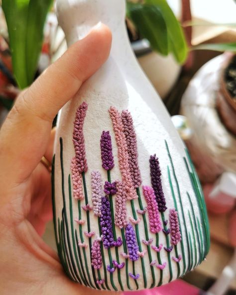 Lavender Vase, Clay Lavender, Wall Art Clay, Vase Decoration, Diy Ceramic, Plant Ideas, Miniatures Tutorials, Rock Painting Designs, Painting Designs