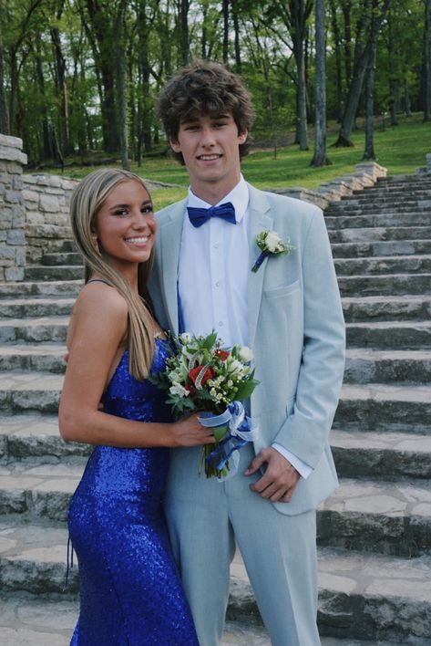 Prom Duo Outfits, Prom Couples Blue Dress, Prom Royal Blue Dress Couple, Blue Suit Prom Couple, Bf Gf Prom Pics, Prom Dress Ideas For Blondes, Light Blue Prom Dress Couple Pictures, Prom Blue Couple, Prom Photos Couple Aesthetic