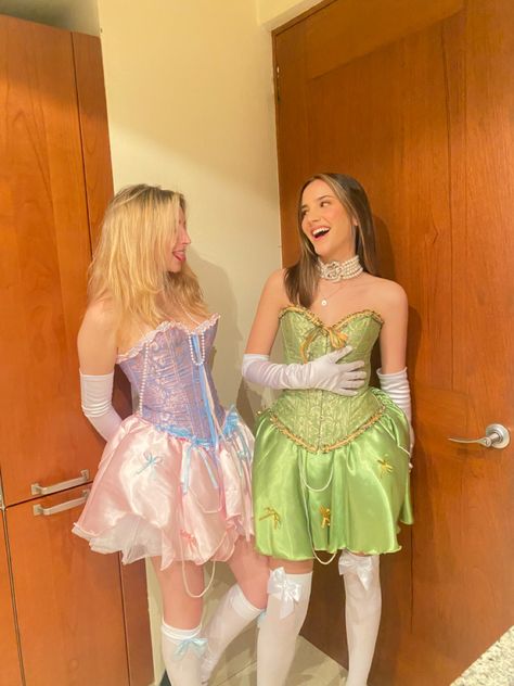 Disney Princess Corset Costume, Bridgerton Costumes Halloween, Tiana And Lottie Costume, Pink Corset Costume, Lottie Costume, Princess And The Pauper Costume, Bridgerton Halloween Costume, Princess Costume Ideas, Cool Girl Costumes