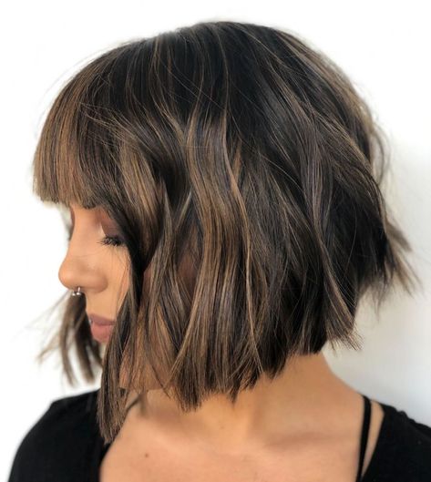 50 Newest Bob with Bangs Ideas to Suit Any Taste - Hair Adviser Bob With Fringe, Long Hair Highlights, Bangs Ideas, Chin Length Haircuts, Plum Hair, Black Hair Balayage, Choppy Bob Haircuts, Hair Adviser, Polished Hair