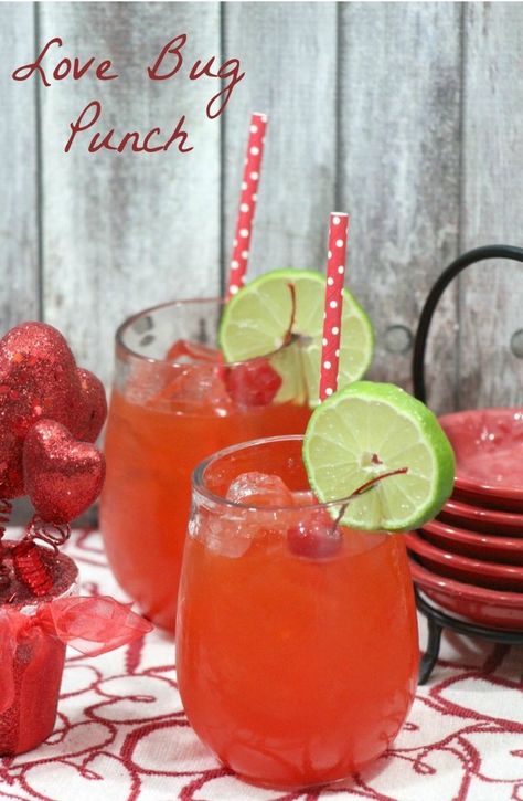 Looking for fun Valentine’s day recipes? This one is so cute! Bookmark this Love Bug Valentine’s Day drink for kids now and make it on the special day for your family! Valentines Day Punch For Kids, Valentines Punch For Kids, Valentines Dishes, Valentines Punch, Valentine's Drinks, Valentines Kindergarten, Liquid Desserts, Fun Mocktail, Valentines Drinks