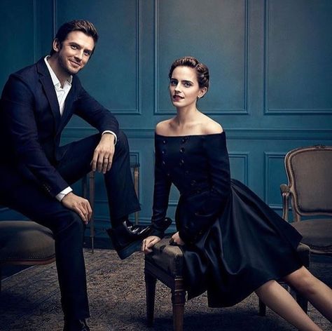 Dan Stevens & Emma Watson 🌹🥀📖 Dan Stevens Emma Watson, Beauty And The Beast 2017, Image Couple, Dan Stevens, Emma Thompson, Disney Beauty And The Beast, Portrait Photos, Couple Photography Poses, 인물 사진