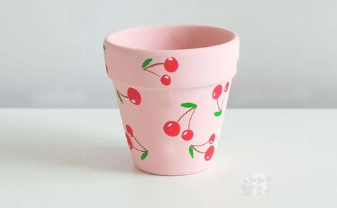 Pottery Painting Pots & Planters, Mini Flower Pot Painting Ideas, Plant Pot Painting Ideas Easy Diy, Plant Pots Painting Ideas, Easy Pot Painting Ideas, Painted Pots Diy Terra Cotta, Pot Painting Ideas Creative, Paint A Pot, Terra Cotta Pot Crafts Diy