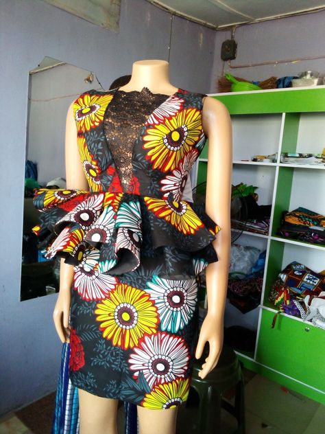 Pencil Gown, Peplum Outfits, Casual Work Dresses, Work Dresses, Business Casual Dresses, Casual Work, Work Casual, Ankara, Flower Prints