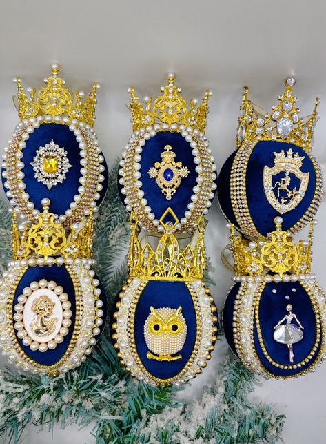 Country Christmas Diy, Rhinestone Ornaments, Royal Christmas, Crown Royal, Blue Christmas, Country Christmas, Christmas Balls, Beautiful Christmas, Christmas Ideas