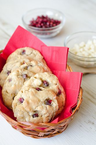 Pomegranate White Chocolate Chip Cookies Pomegranate Cookies, Katie White, Pomegranate Recipes, White Chocolate Chip, White Chocolate Chip Cookies, White Chocolate Cookies, Chocolate Chunk Cookies, Cookie Exchange, Chocolate Muffins