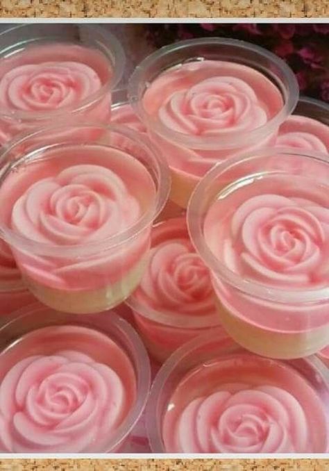 Rose Desserts, Crowd Desserts, Desserts For Parties, 3d Jelly Cake, Biscuit Pudding, William E Kate, Jelly Flower, Resipi Kek, Jelly Desserts