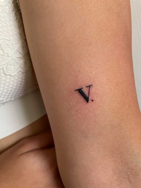 Fine Line Stipple Tattoo, 5 Roman Numeral Tattoo, Fine Line Tattoo Ideas Arm, Roman Numeral 5 Tattoo, V Tattoo Letter Design, Small Crown Tattoos, Letter V Tattoo, Small Fine Line Tattoo Women, Tattoo Ideas Fine Line