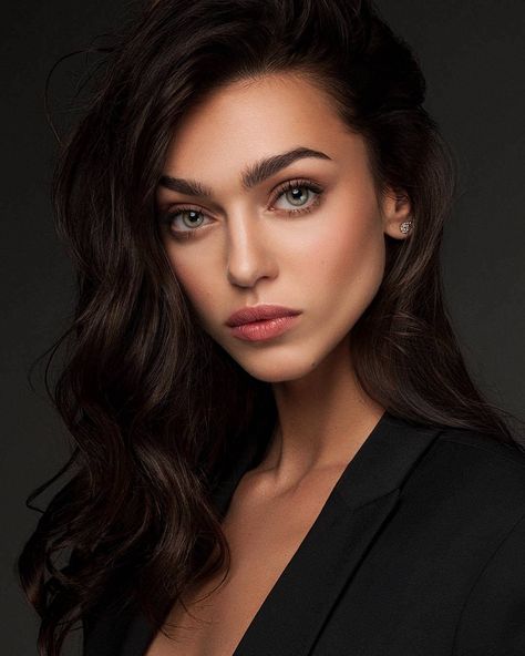 possibly the most beautiful eyes in the world Zhenya Katava, Most Beautiful Eyes, Studio Photoshoot, Model Face, Aesthetic People, Instagram Influencer, Beauty Face, Beautiful Eyes, Pretty Face