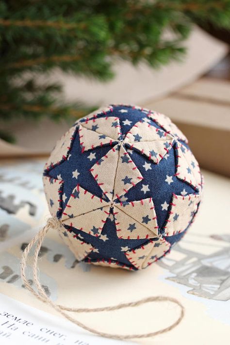 Sewn Christmas Ornaments, Heirloom Ornaments, Fabric Balls, Folding Origami, Folded Fabric Ornaments, Quilted Ornaments, Quilted Christmas Ornaments, Piece Of Paper, Ornament Tutorial