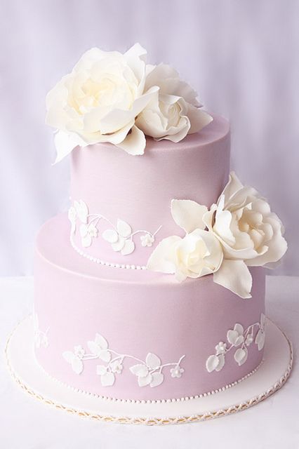 Pretty lilac wedding cake Wedding Cakes Lilac, Wedding Suggestions, Cake Fancy, Purple Cakes, Sisters Wedding, Lace Wedding Cake, Tiered Cake, Cake Wedding, Purple Themes