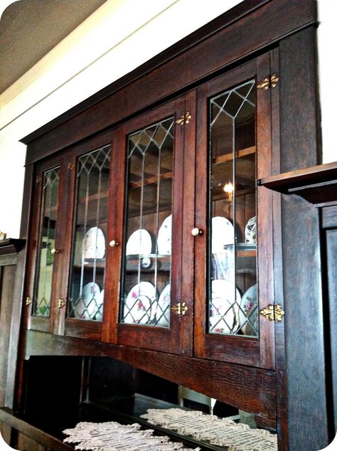 Built In China Cabinet Ideas, Built In Hutch Dining Room, Victorian Kitchen Cabinets, Craftsman Living Rooms, New Old House, Craftsman Dining Room, Dining Room Built In, Built In China Cabinet, Four Square Homes