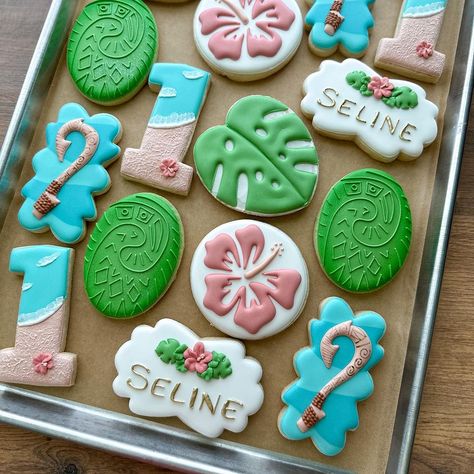 Moana Theme Cookies, Moana Cookies Birthday, Moana Royal Icing Cookies, Moana Sugar Cookies Decorated, Moana Cookies Decorated, Moana Sugar Cookies, Moana Birthday Party Cake, Moana Cookies, Moana Gifts