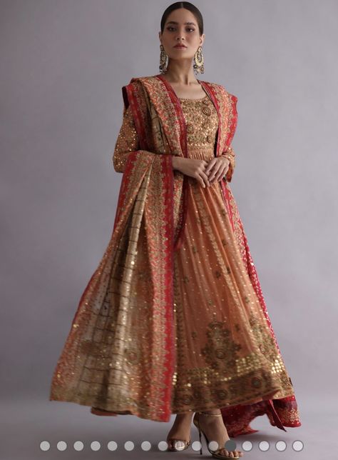 Amna Chaudhry, Mayoon Bride, Mayon Dresses, Lisa Or Lena, Shadi Dresses, Desi Wedding Dresses, Wedding Shopping, Pakistani Clothes, Bridal Mehendi