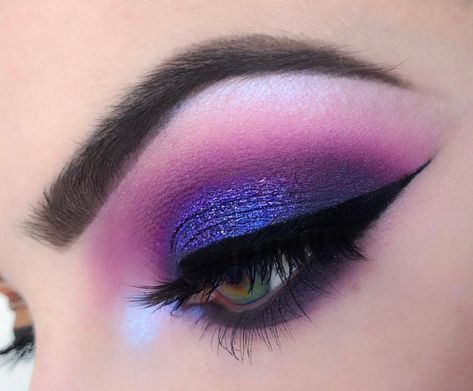 Purple Witch Makeup, Eye Makeup Trends, Witchy Makeup, Party Eye Makeup, Devil Makeup, Silver Eye Makeup, Eyeshadow Ideas, Paid Promotion, Sugarpill Cosmetics