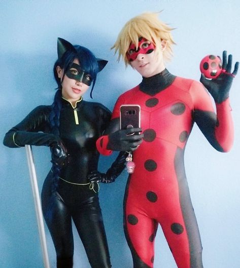 El mejor cosplay que e visto👌🏻 Real Life Drawing, Ladybug Costumes, Miraculous Cosplay, Cat Noir Costume, Miraculous Costume, Ladybug Cosplay, Miraculous Ladybug Costume, Miraculous Ladybug And Cat Noir, Cosplay Couple