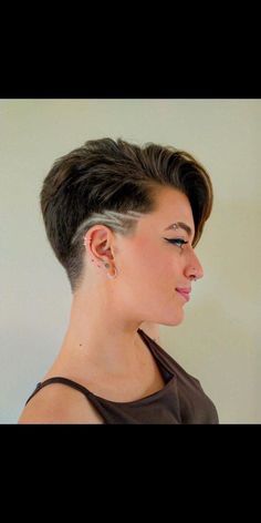 Fade Haircut Women, Edgy Short Haircuts, Haircut Tip, Shaved Hair Designs, Crop Hair, Really Short Hair, Hair Tattoos, Very Short Hair, Short Hair Color