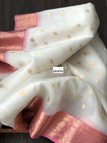 White Sarees, Saree Inspiration, Kora Silk Sarees, Simple Saree Designs, New Saree Blouse Designs, Saree Banarasi, Pink Border, Chanderi Silk Saree, Sari Dress