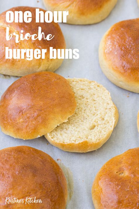 Homemade hamburger buns are easier to make than you think! This quick brioche bun recipe takes just one hour from start to finish. #bread #homemade #baking Honey Yeast Rolls, Hamburger Bun Recipe, Homemade Hamburger Buns, Homemade Buns, Brioche Bun, Homemade Hamburger, Homemade Bread Easy, Brioche Bread, Homemade Hamburgers