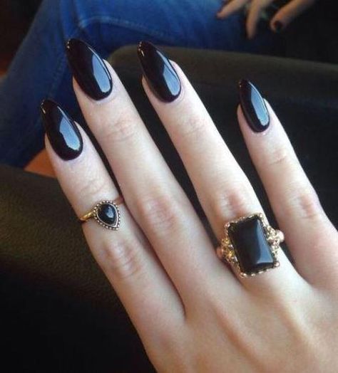 Round Up Of The 50 Prettiest Almond Nails On Pinterest - Society19 #acrylicnailsrounds Pointy Nail Designs, Almond Shaped Nails Designs, Nail Art Cute, Black Almond Nails, Black Gel Nails, Dark Nail Polish, Pointy Nails, Gel Nail Art Designs, Black Nail Art